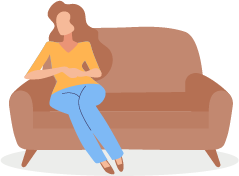一人でソファーに座る女性の画像